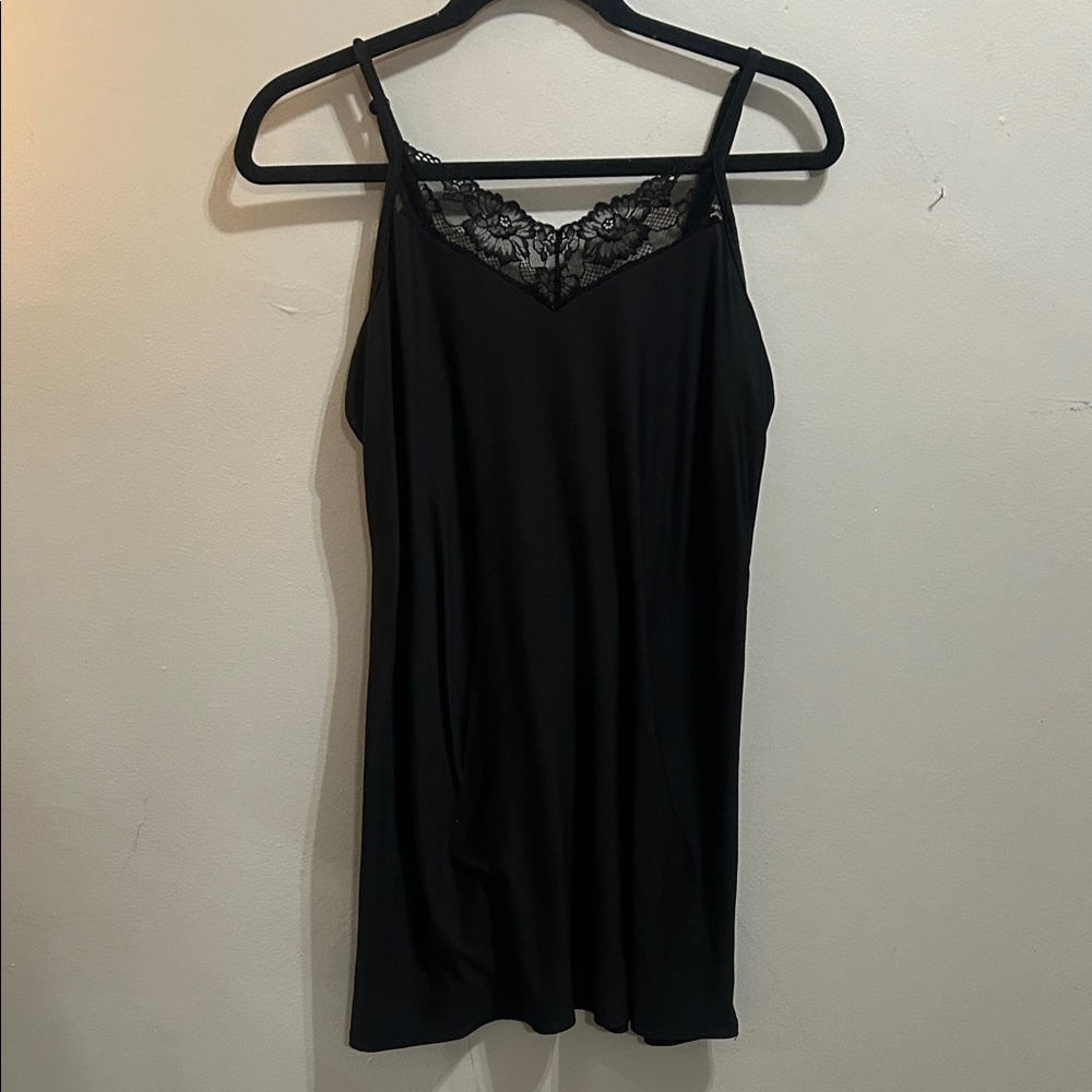 Elegant Black Lace Chemise